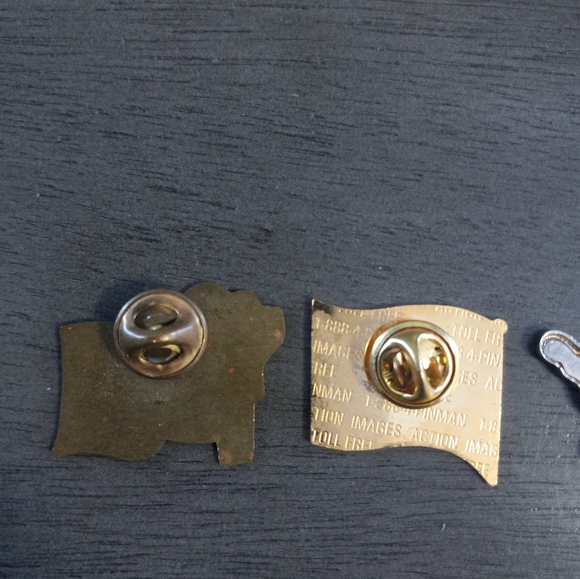 Vntg 3 U.S.A. Collectors Pin Lot - Picture 4 of 5